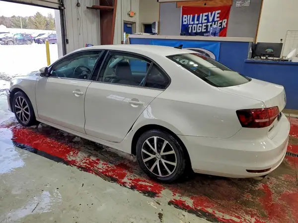 3VWDB7AJ1HM339982 2017 VOLKSWAGEN JETTA - Image 2
