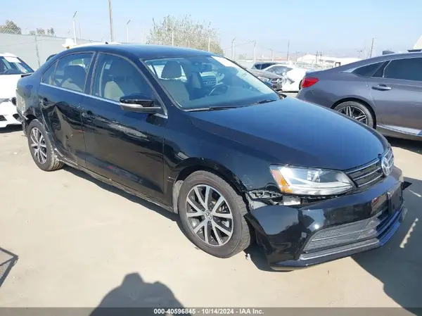 3VWDB7AJ1HM351758 2017 VOLKSWAGEN JETTA - Image 1