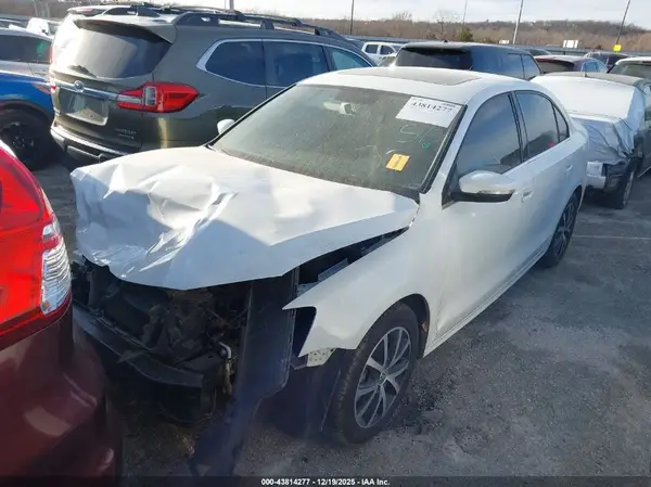 3VWDB7AJ1HM353784 2017 VOLKSWAGEN JETTA - Image 2