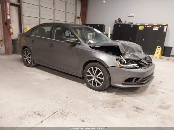 3VWDB7AJ1HM358886 2017 VOLKSWAGEN JETTA - Image 1