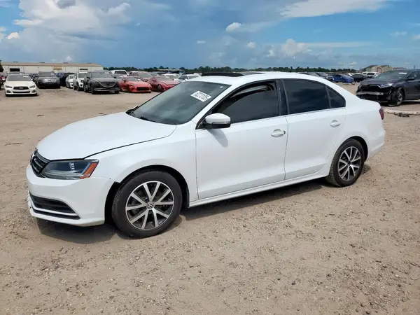 3VWDB7AJ1HM384596 2017 VOLKSWAGEN JETTA - Image 1