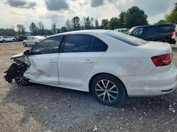 3VWDB7AJ1JM214079 2018 VOLKSWAGEN JETTA - Image 2