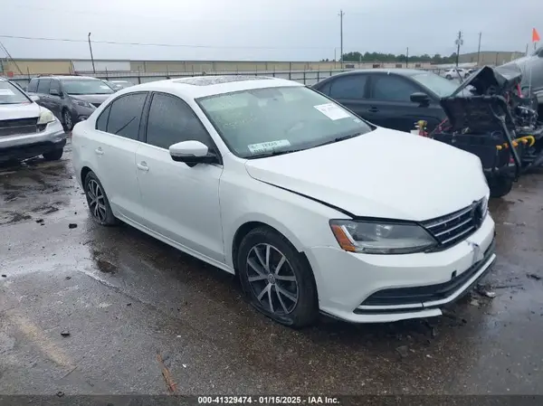 3VWDB7AJ1JM221517 2018 VOLKSWAGEN JETTA - Image 1