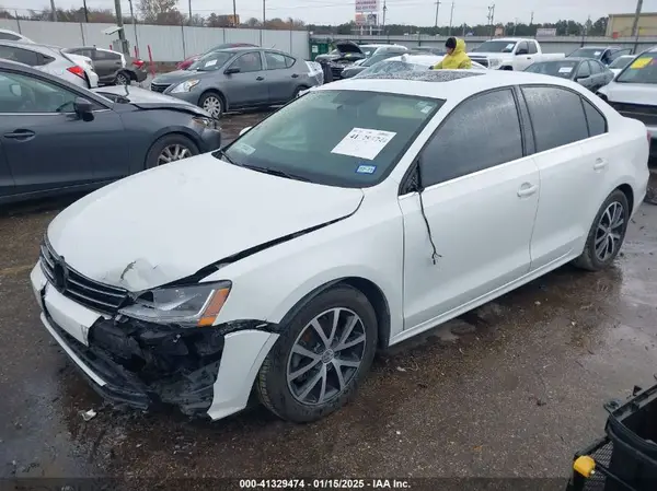 3VWDB7AJ1JM221517 2018 VOLKSWAGEN JETTA - Image 2