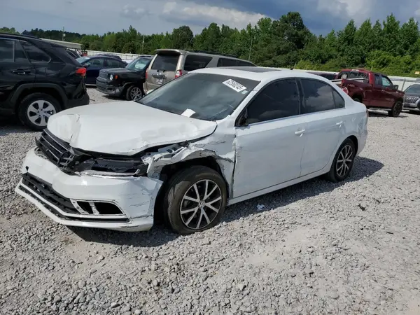 3VWDB7AJ1JM228211 2018 VOLKSWAGEN JETTA - Image 1