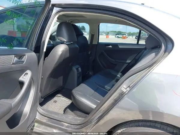 3VWDB7AJ1JM243775 2018 VOLKSWAGEN JETTA - Image 8