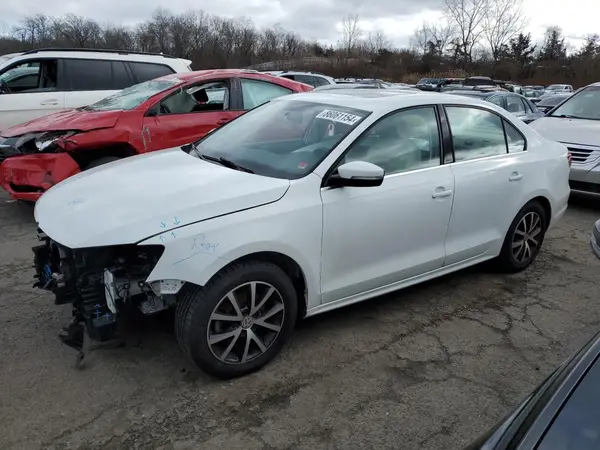 3VWDB7AJ1JM253870 2018 VOLKSWAGEN JETTA - Image 1