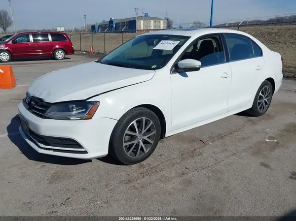 3VWDB7AJ2HM204137 2017 VOLKSWAGEN JETTA - Image 2
