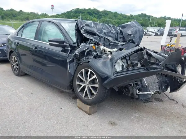3VWDB7AJ2HM206485 2017 VOLKSWAGEN JETTA - Image 1