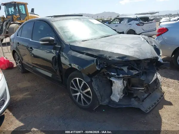 3VWDB7AJ2HM208012 2017 VOLKSWAGEN JETTA - Image 1
