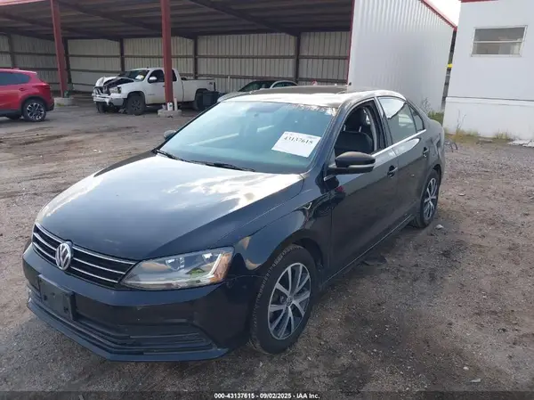 3VWDB7AJ2HM209242 2017 VOLKSWAGEN JETTA - Image 2