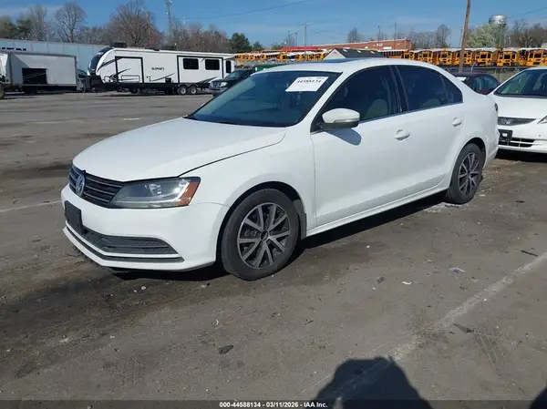3VWDB7AJ2HM209547 2017 VOLKSWAGEN JETTA - Image 2