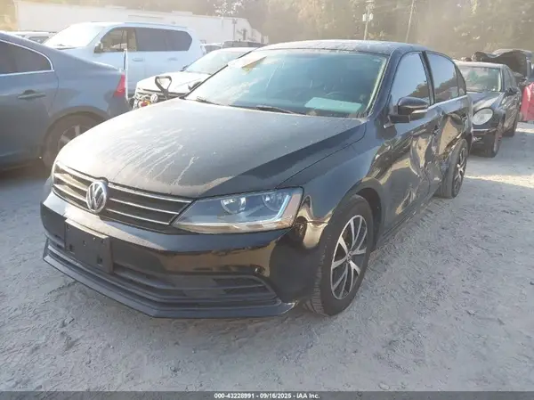 3VWDB7AJ2HM230236 2017 VOLKSWAGEN JETTA - Image 2