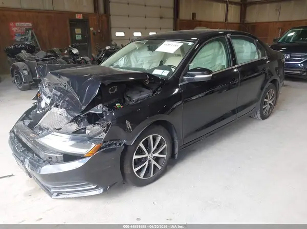 3VWDB7AJ2HM231516 2017 VOLKSWAGEN JETTA - Image 2