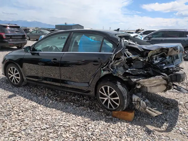 3VWDB7AJ2HM235792 2017 VOLKSWAGEN JETTA - Image 2