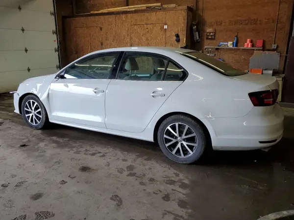 3VWDB7AJ2HM241348 2017 VOLKSWAGEN JETTA - Image 2