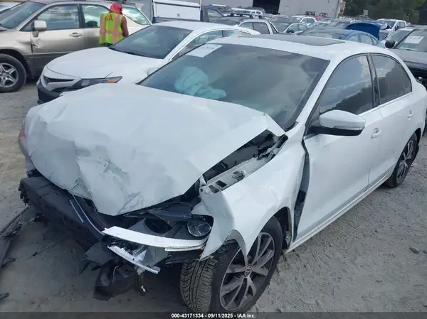 3VWDB7AJ2HM241592 2017 VOLKSWAGEN JETTA - Image 2