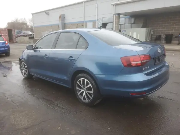 3VWDB7AJ2HM257520 2017 VOLKSWAGEN JETTA - Image 2