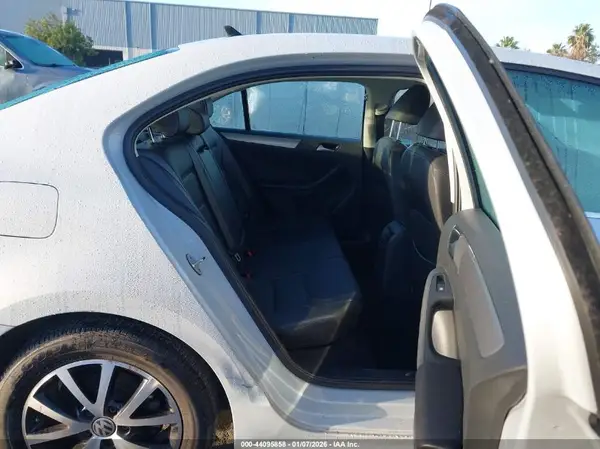 3VWDB7AJ2HM259624 2017 VOLKSWAGEN JETTA - Image 8