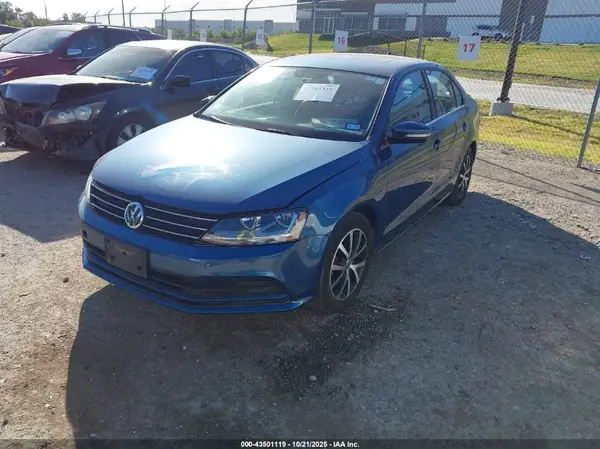 3VWDB7AJ2HM268307 2017 VOLKSWAGEN JETTA - Image 2