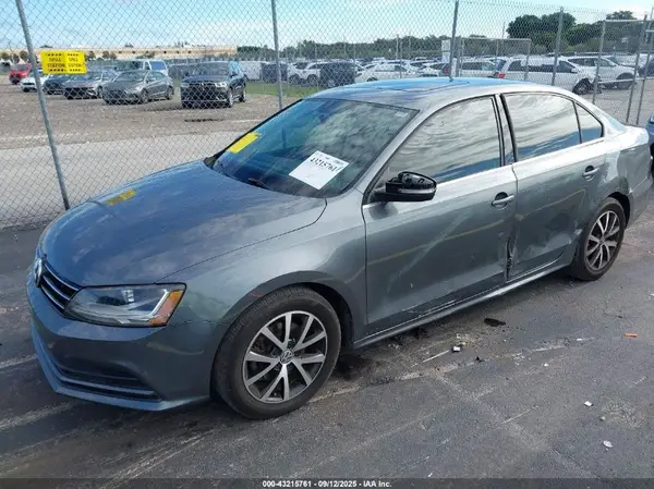 3VWDB7AJ2HM281591 2017 VOLKSWAGEN JETTA - Image 2