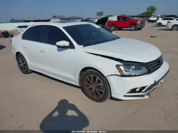 3VWDB7AJ2HM305288 2017 VOLKSWAGEN JETTA - Image 1