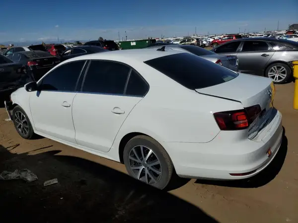 3VWDB7AJ2HM314766 2017 VOLKSWAGEN JETTA - Image 2