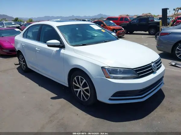 3VWDB7AJ2HM346519 2017 VOLKSWAGEN JETTA - Image 1