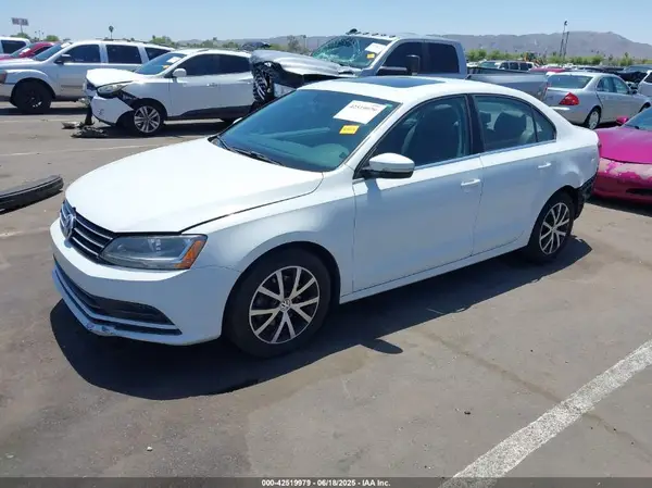 3VWDB7AJ2HM346519 2017 VOLKSWAGEN JETTA - Image 2