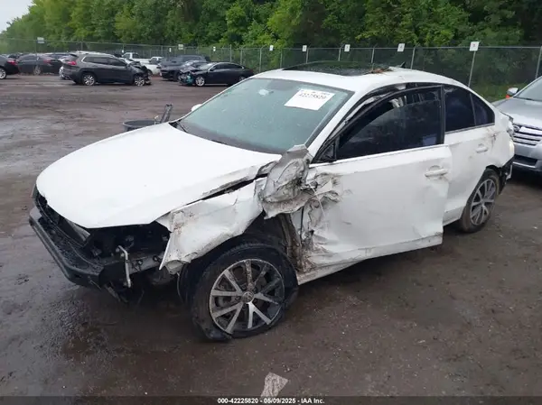 3VWDB7AJ2HM349937 2017 VOLKSWAGEN JETTA - Image 2