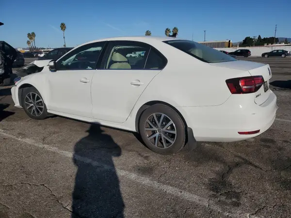 3VWDB7AJ2HM359884 2017 VOLKSWAGEN JETTA - Image 2