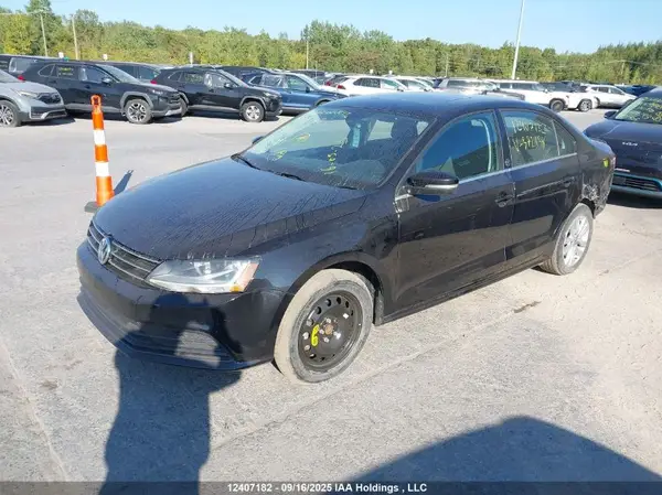 3VWDB7AJ2HM372134 2017 VOLKSWAGEN JETTA - Image 2