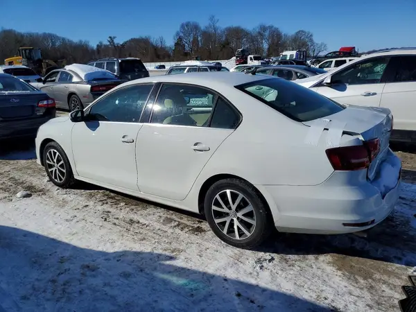 3VWDB7AJ2HM375177 2017 VOLKSWAGEN JETTA - Image 2