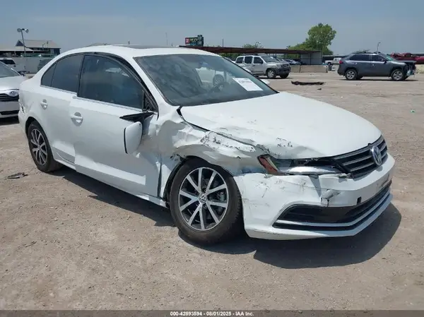 3VWDB7AJ2HM377446 2017 VOLKSWAGEN JETTA - Image 1