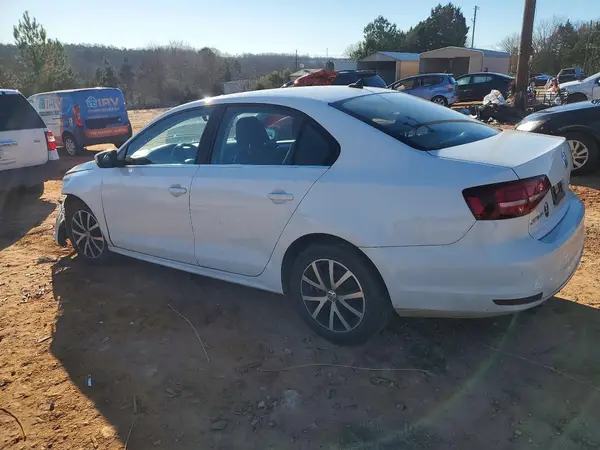 3VWDB7AJ2HM386325 2017 VOLKSWAGEN JETTA - Image 2