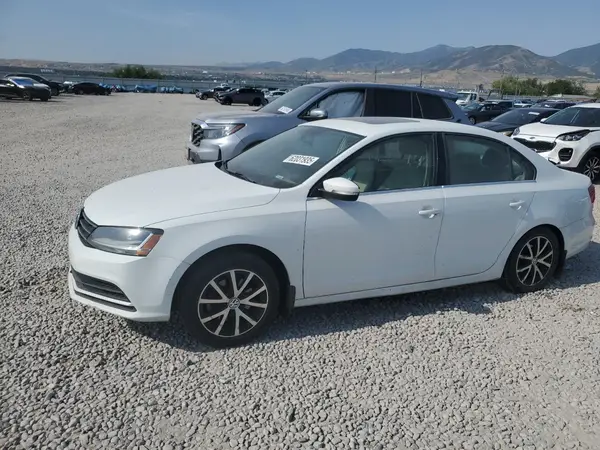 3VWDB7AJ2HM387135 2017 VOLKSWAGEN JETTA - Image 1