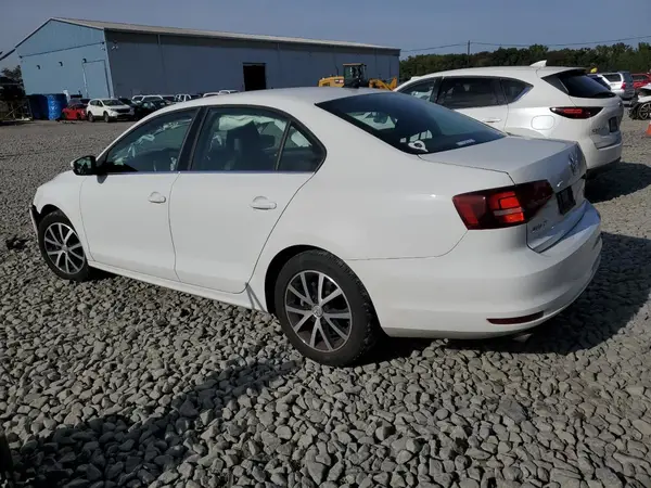 3VWDB7AJ2HM413782 2017 VOLKSWAGEN JETTA - Image 2