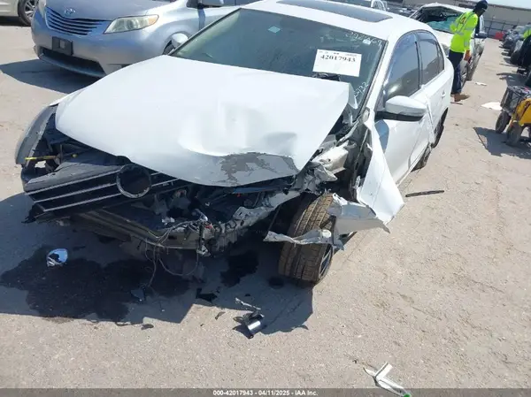 3VWDB7AJ2JM205732 2018 VOLKSWAGEN JETTA - Image 2