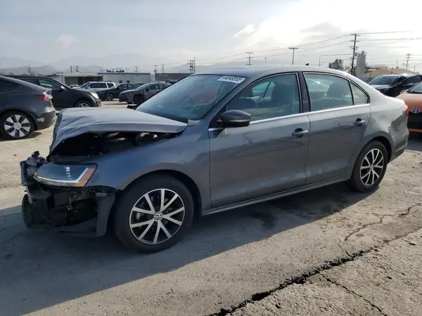 3VWDB7AJ2JM214625 2018 VOLKSWAGEN JETTA - Image 1