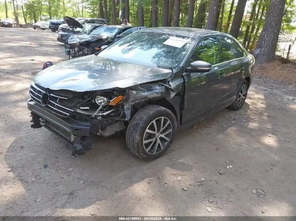 3VWDB7AJ2JM215581 2018 VOLKSWAGEN JETTA - Image 2