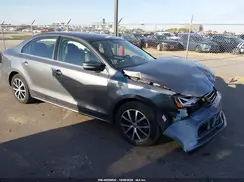 3VWDB7AJ2JM263582 2018 VOLKSWAGEN JETTA