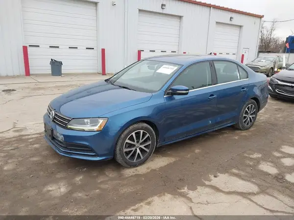 3VWDB7AJ3HM227443 2017 VOLKSWAGEN JETTA - Image 2