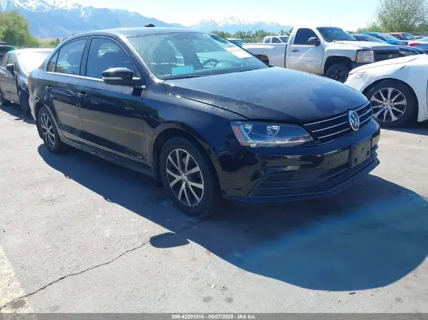 3VWDB7AJ3HM230522 2017 VOLKSWAGEN JETTA - Image 1