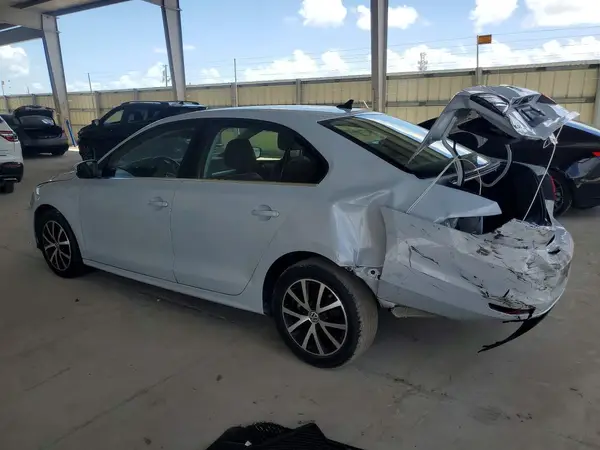 3VWDB7AJ3HM232240 2017 VOLKSWAGEN JETTA - Image 2