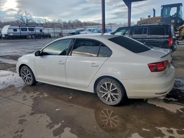 3VWDB7AJ3HM233243 2017 VOLKSWAGEN JETTA - Image 2