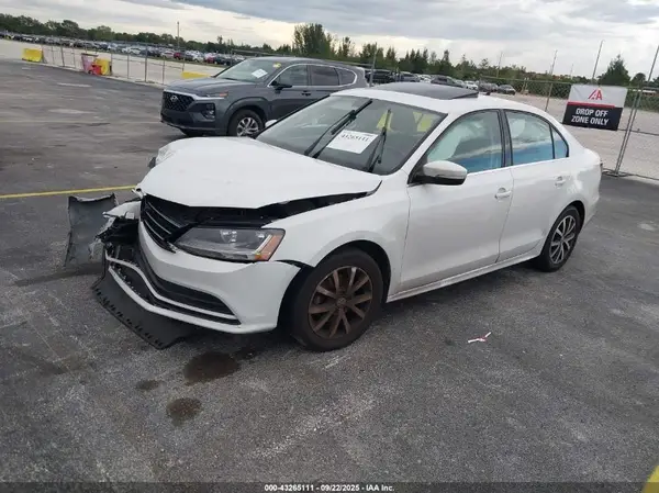 3VWDB7AJ3HM236613 2017 VOLKSWAGEN JETTA - Image 2