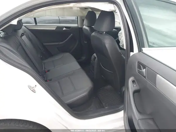 3VWDB7AJ3HM236613 2017 VOLKSWAGEN JETTA - Image 8