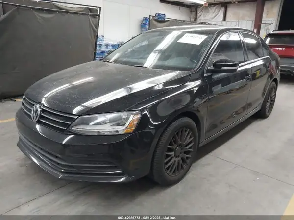 3VWDB7AJ3HM256747 2017 VOLKSWAGEN JETTA - Image 2