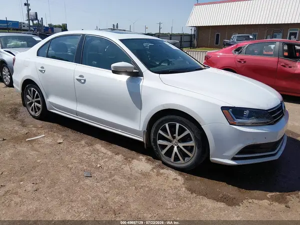 3VWDB7AJ3HM257123 2017 VOLKSWAGEN JETTA - Image 1