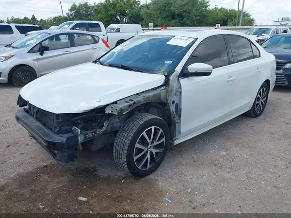 3VWDB7AJ3HM273192 2017 VOLKSWAGEN JETTA - Image 2